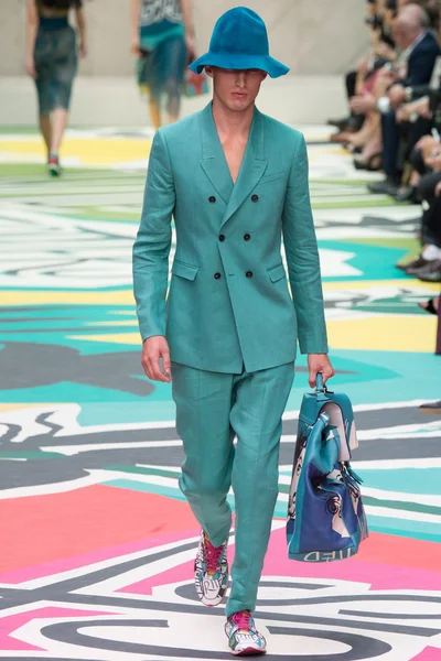 Look 25